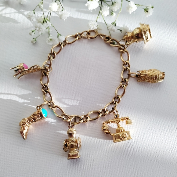 Avon Gold Charm Bracelet Fashion 1970s Jewelry - Picture 5 of 15